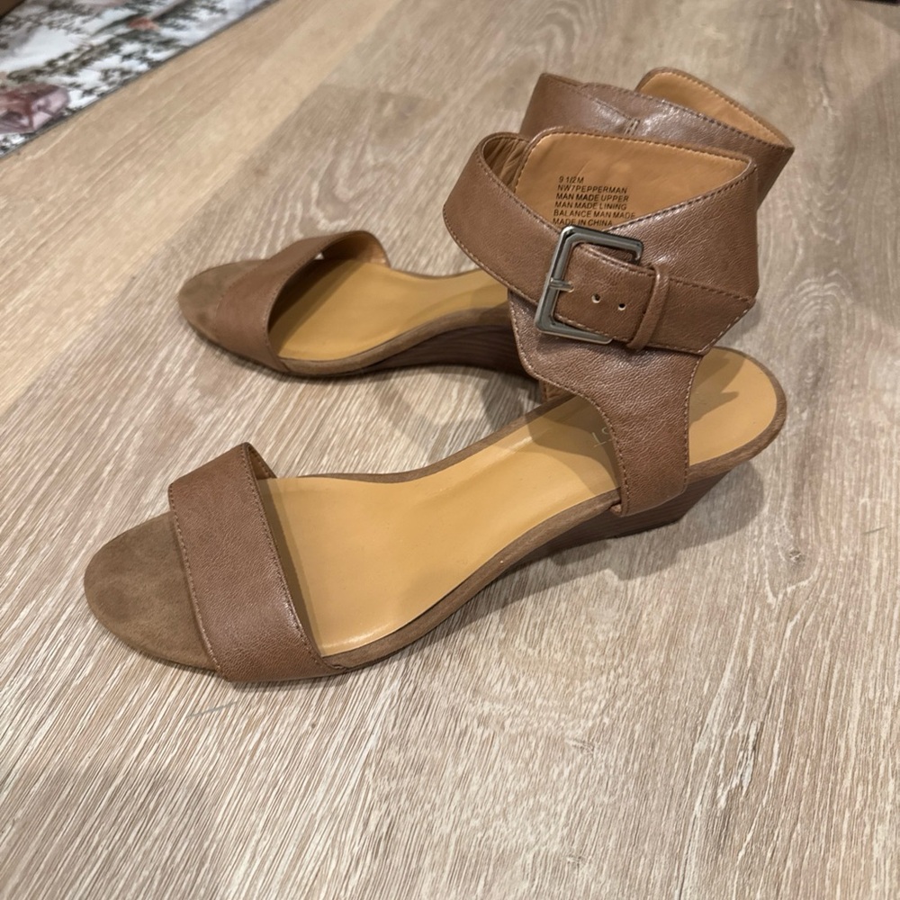 Nine West Brown Sandals with Ankle Strap and Chunky Heel